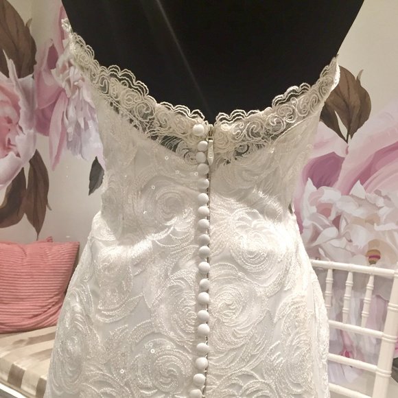 EUGENIA WEDDING GOWN! - Picture 7 of 8